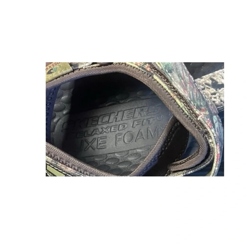 Skechers black lux
